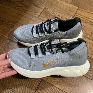 Nike react escape RN flyknit running shoes size 8.5 women’s